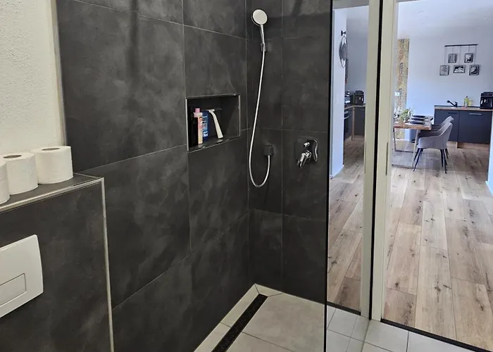 Moderne 3-zimmer-wohnung Nahe Dem Schloss Apartman